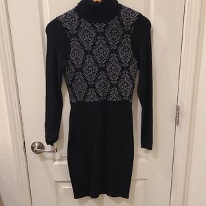 VENUS Black and Gray Long Sleeve Dress